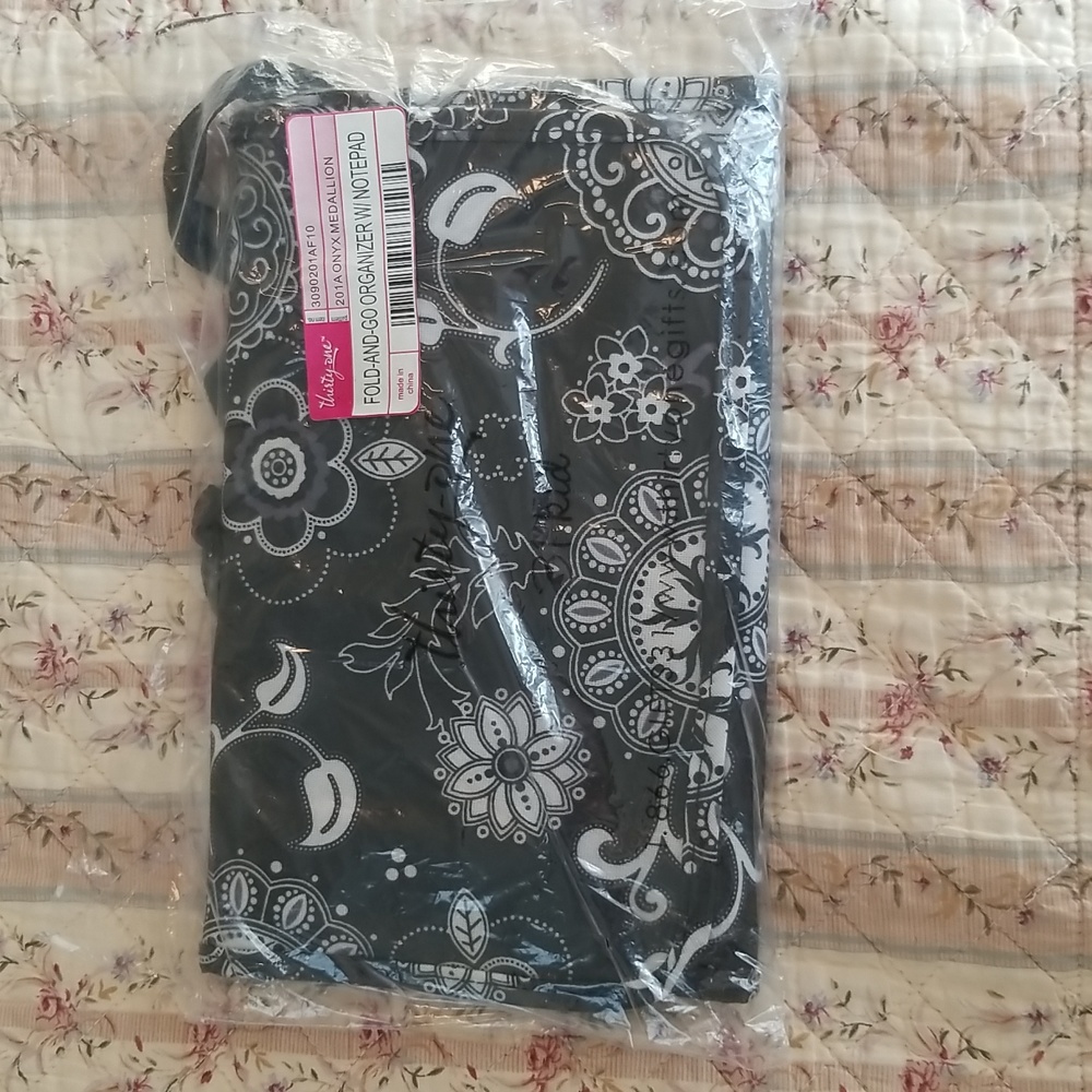 Thirty-one Fold & Go Organizer with Notepad - New In Package